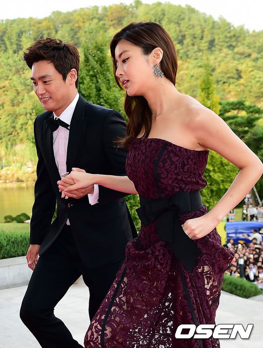 “Người đẹp giả nude” gây chú ý trên thảm đỏ - 6