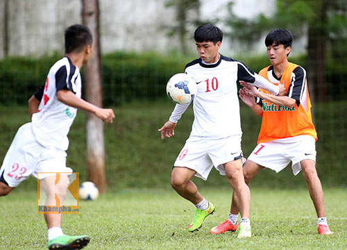 U19 Việt Nam: Công Phượng phải chơi đồng đội hơn - 8