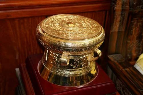 "Lóa mắt" biệt thự mạ vàng 24K của một đại gia Hà Nội - 8