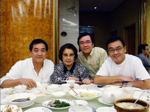 Những gia tộc toàn sao "bự" của showbiz Hồng Kông - 4