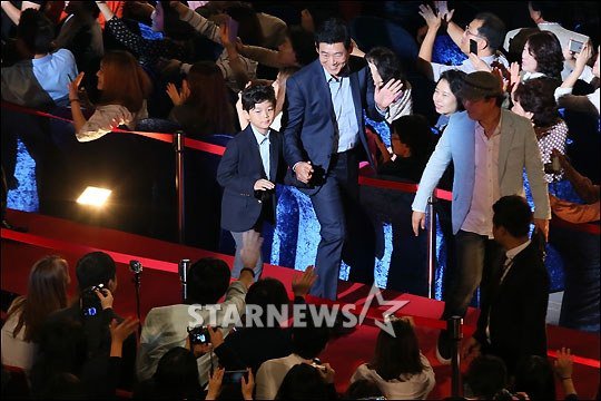 5 người đẹp Hàn "đốt cháy" thảm đỏ - 19