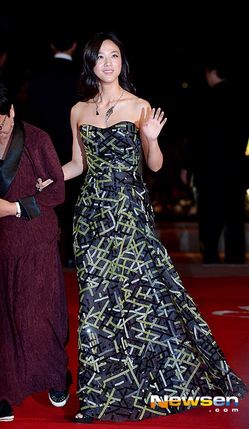 5 người đẹp Hàn "đốt cháy" thảm đỏ - 2