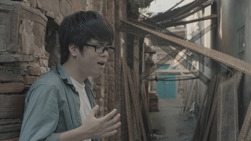 Bùi Anh Tuấn "trở về tuổi thơ" trong MV mới - 1