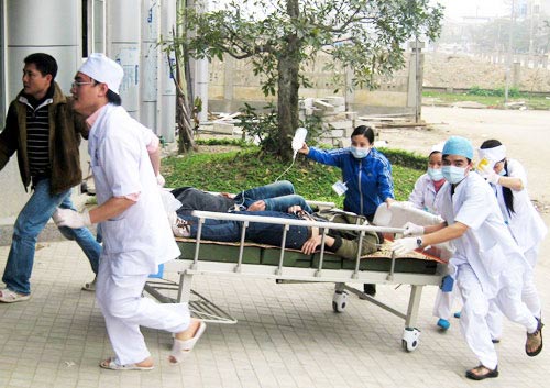 Bắc Ninh: Ngộ độc thực phẩm 6 người nhập viện, 1 người chết - 1