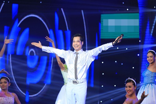 Mẫu chuyển giới bật khóc trên sân khấu Cùng nhau tỏa sáng - 15