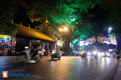 Hồ Gươm rực sáng mừng kỉ niệm 60 năm giải phóng Thủ đô - 12