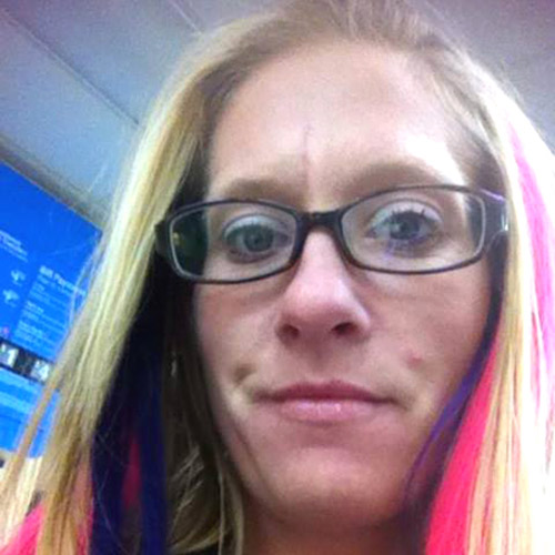 Người phụ nữ giấu "hàng cấm" trong quần độn mông - 2