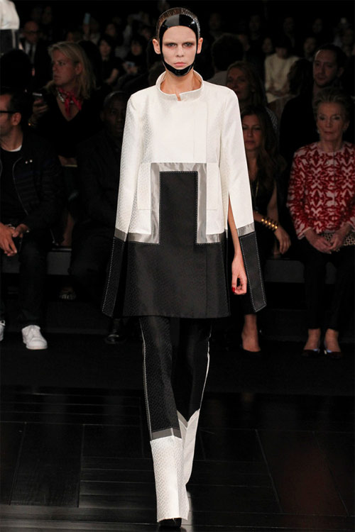 Vẻ đẹp đủ sức "giết người" của Alexander McQueen - 6