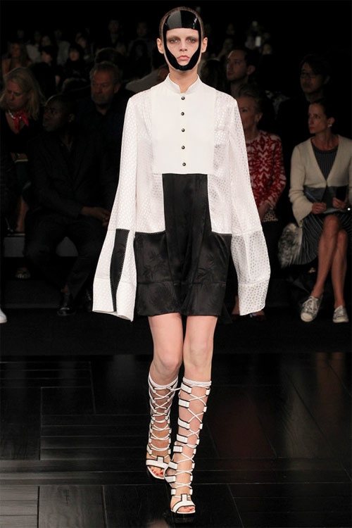 Vẻ đẹp đủ sức "giết người" của Alexander McQueen - 7