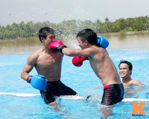 Muay Thái: “Độc cô cầu bại” Duy Nhất bị knock out - 7