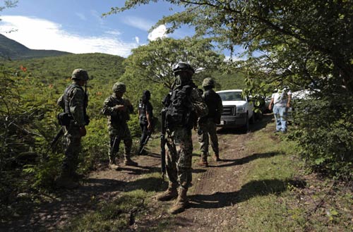 Mexico: Cảnh sát thuê sát thủ giết hại 17 sinh viên - 1