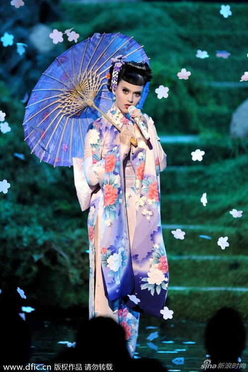 Kimono Nhật Bản gây thích thú với mỹ nhân thế giới - 10