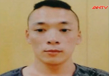 Khởi tố đối tượng gí súng vào đầu người nước ngoài - 1