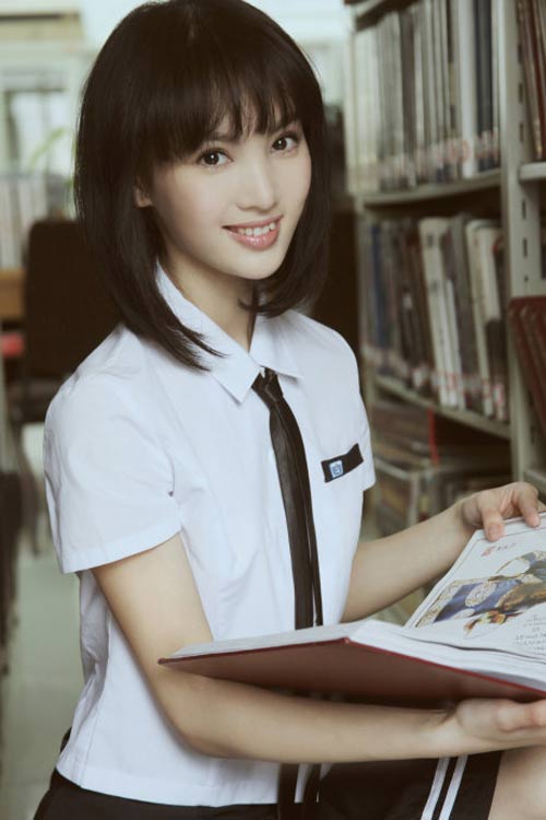 4 nữ sinh TQ xinh như ngọc "gây bão" trường đại học - 3