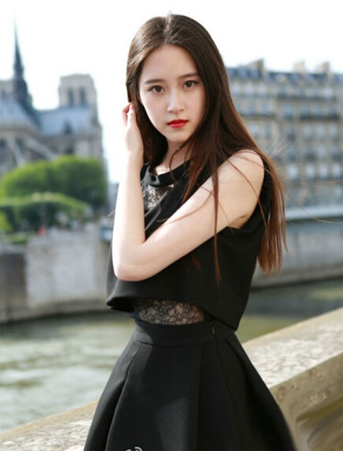 4 nữ sinh TQ xinh như ngọc "gây bão" trường đại học - 4