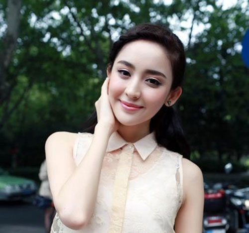 4 nữ sinh TQ xinh như ngọc "gây bão" trường đại học - 7