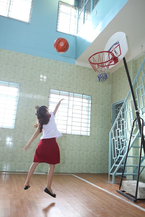 Một ngày ở trường của cô bé 8 tuổi đạt kỷ lục Youtube - 9