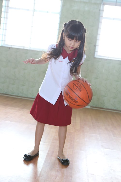 Một ngày ở trường của cô bé 8 tuổi đạt kỷ lục Youtube - 8