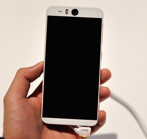 Trình làng HTC Desire Eye: Thiết kế đẹp, cấu hình ổn - 6