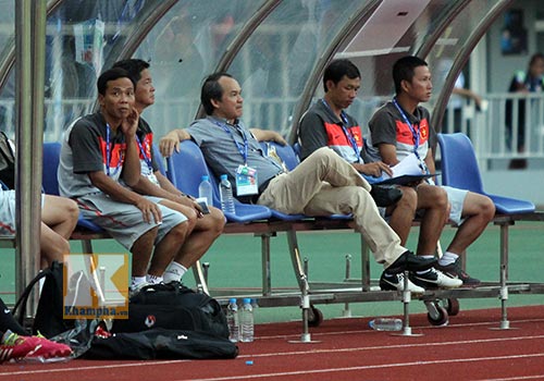 Bầu Đức lặng người ngày U19 Việt Nam thua tê tái - 3