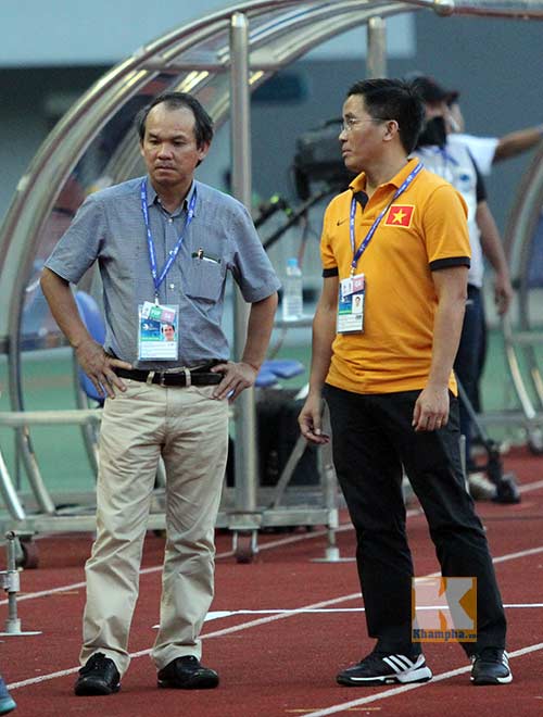Bầu Đức lặng người ngày U19 Việt Nam thua tê tái - 4
