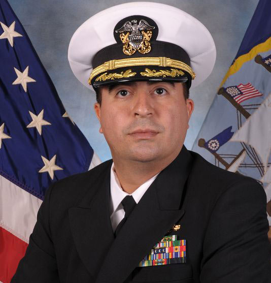 Mỹ: Hạm trưởng mất chức vì  bị tố sàm sỡ phụ nữ - 1