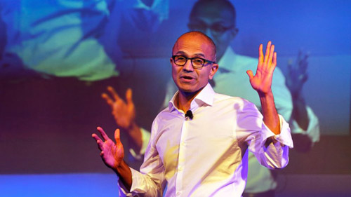 CEO Microsoft xin lỗi vì nói “đụng chạm” đến phụ nữ - 1