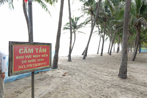 Hội An: Biển xâm thực “xóa sổ” bãi tắm Cửa Đại - 1