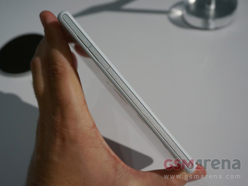 Sony chính thức ra mắt Xperia Z3v - 9