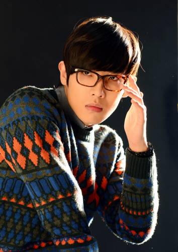 Ca sỹ thần tượng đóng phim "nóng" bất ngờ rời nhóm - 1