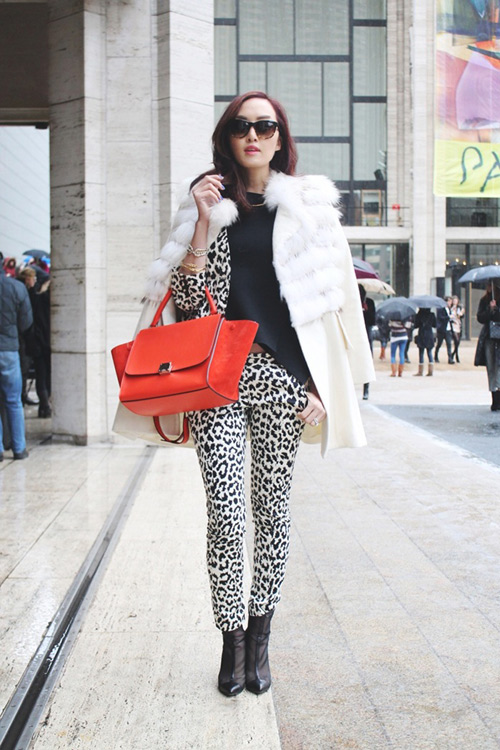 Học tín đồ diện họa tiết da báo tới công sở - 11