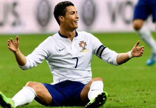 Ronaldo đặt mục tiêu lọt vào top 3 Quả bóng vàng - 1