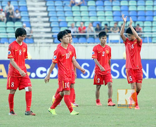 Cầu thủ U19 Việt Nam đẫm lệ ngày chia tay - 1