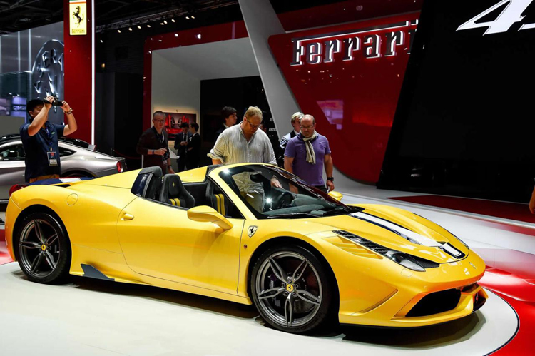 Trong triển lãm Paris 2014 diễn ra tại thủ đô nước Pháp, hãng Ferrari đã chính thức giới thiệu siêu xe 458 Speciale Aperta hoàn toàn mới với người tiêu dùng thế giới.
