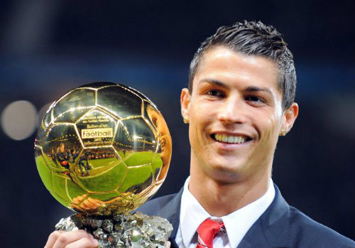 Ai "bơm" Ronaldo ở cuộc bầu chọn VĐV vĩ đại nhất? - 1
