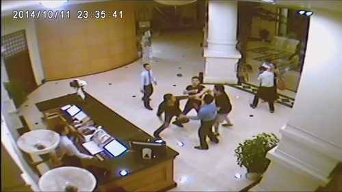 Video: Hỗn chiến trong khách sạn 4 sao - 1