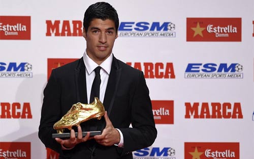 Suarez nhận Chiếc giày vàng: Sẵn sàng "đọ súng" CR7 - 1