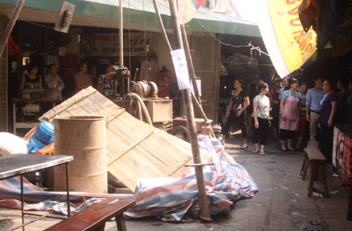 HN: Chủ đầu tư bất ngờ khoan chợ, tiểu thương nổi giận - 4