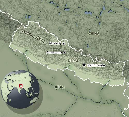 Ảnh: Đưa xác nạn nhân vụ lở tuyết ở Nepal xuống núi - 8