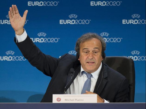 Chủ tịch UEFA muốn có thẻ trắng, thay 5 người/trận - 1