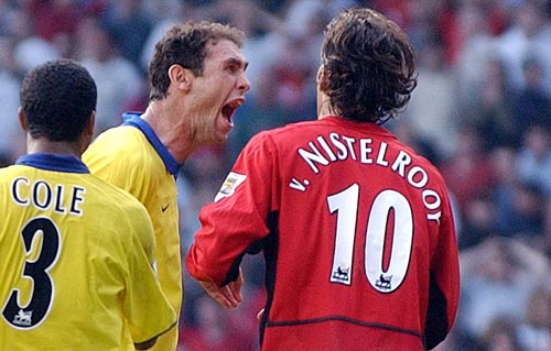 Nhớ về kỷ lục bất bại của Arsenal 10 năm trước - 1