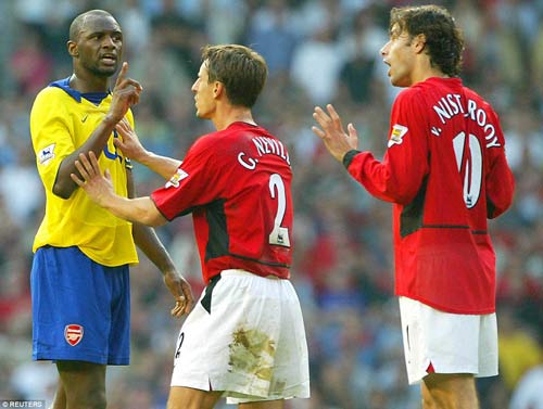 Nhớ về kỷ lục bất bại của Arsenal 10 năm trước - 3