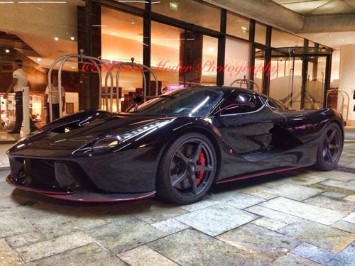 Lộ Ferrari LaFerrari màu đen tuyền của Massa - 3