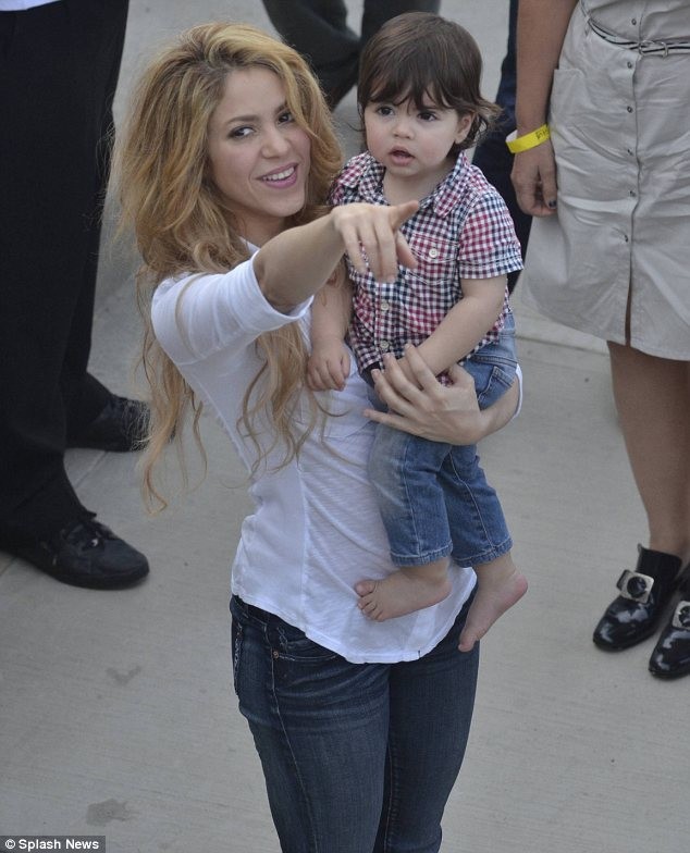 5 ca khúc tràn đầy tình mẫu tử của sao Hollywood - 4