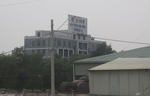 Học sinh chết vì điện giật cạnh nhà máy thép Trung Quốc - 1