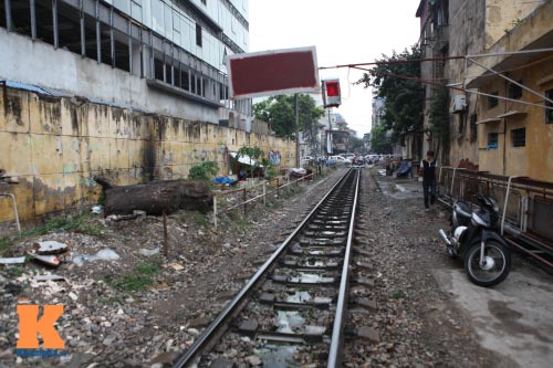 Vợ chồng già nép mình trong túp lều giữa Thủ đô - 2