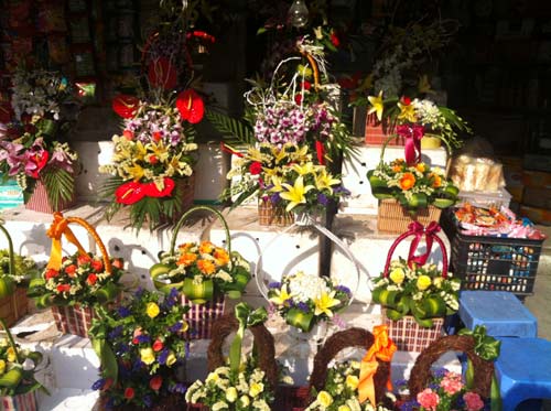 Hà Nội: Hoa tươi "hét" giá cao gấp 3 lần dịp 20/10 - 9