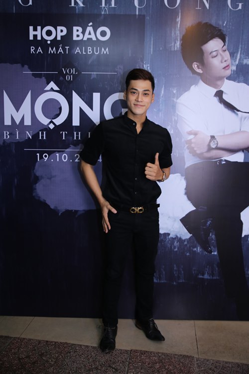 Mr. Đàm thân thiết ôm học trò The Voice - 6