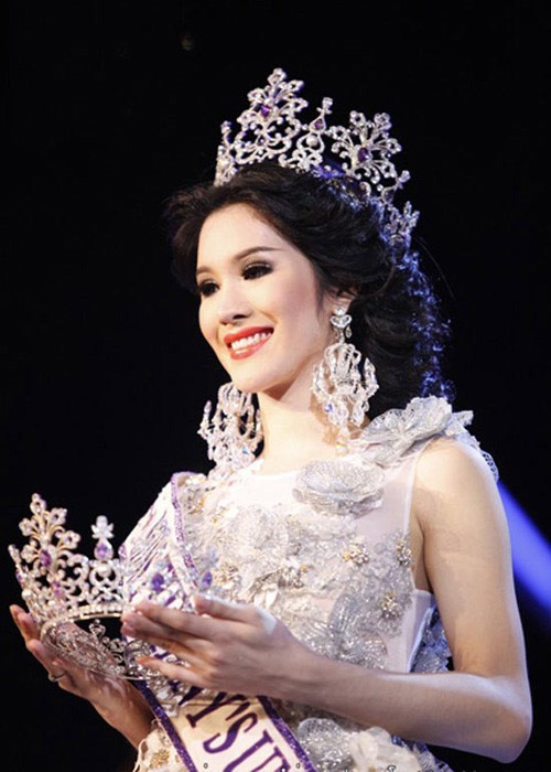 Bất ngờ trước nhan sắc của 8 mỹ nhân từng là đàn ông - 4