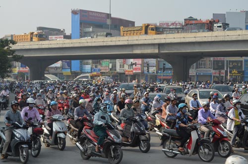 HN: Rào chắn đường để xây hầm chui Khuất Duy Tiến - 3